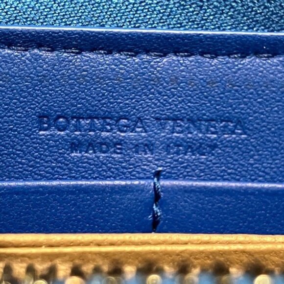 BOTTEGA VENETA Blue Intrecciato Wallet - Picture 4 of 9
